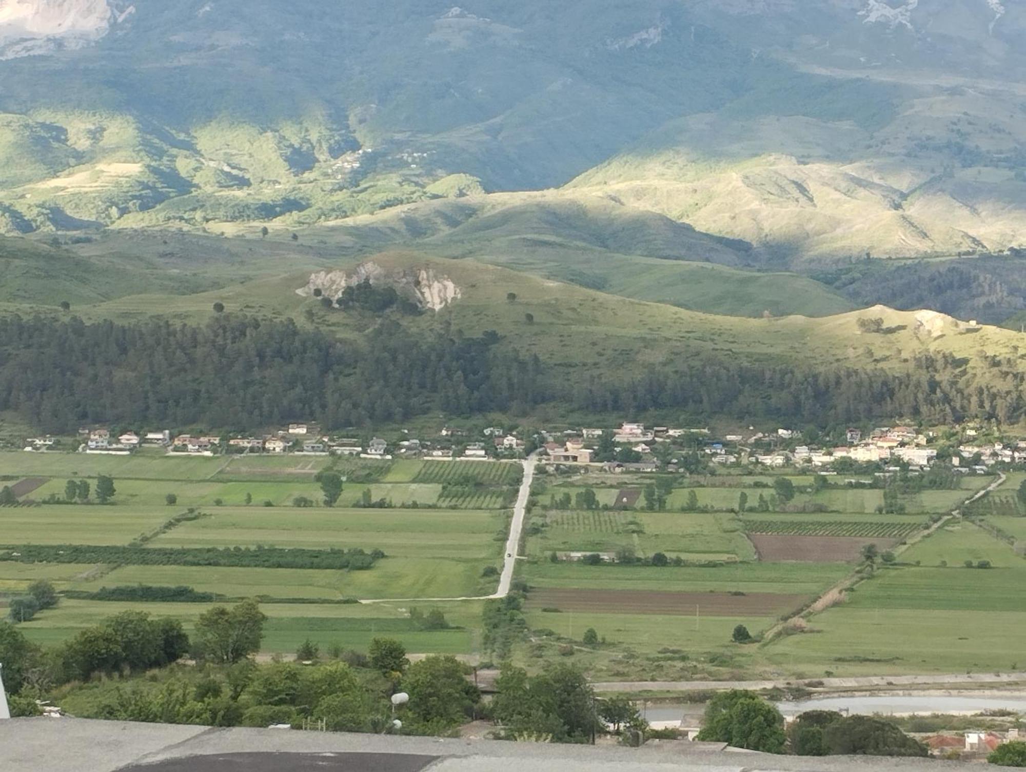 Rondo Guesthouse Gjirokastër Екстериор снимка